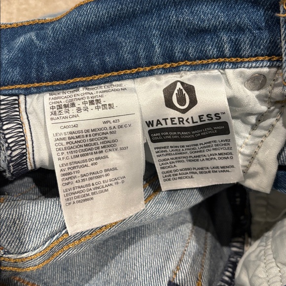 Levi’s capris size 24 - Picture 9 of 9
